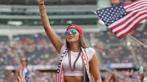 19岁新星25ACE破纪录，首入大师赛决赛，05年龄段首次对垒37岁德约科维奇争金